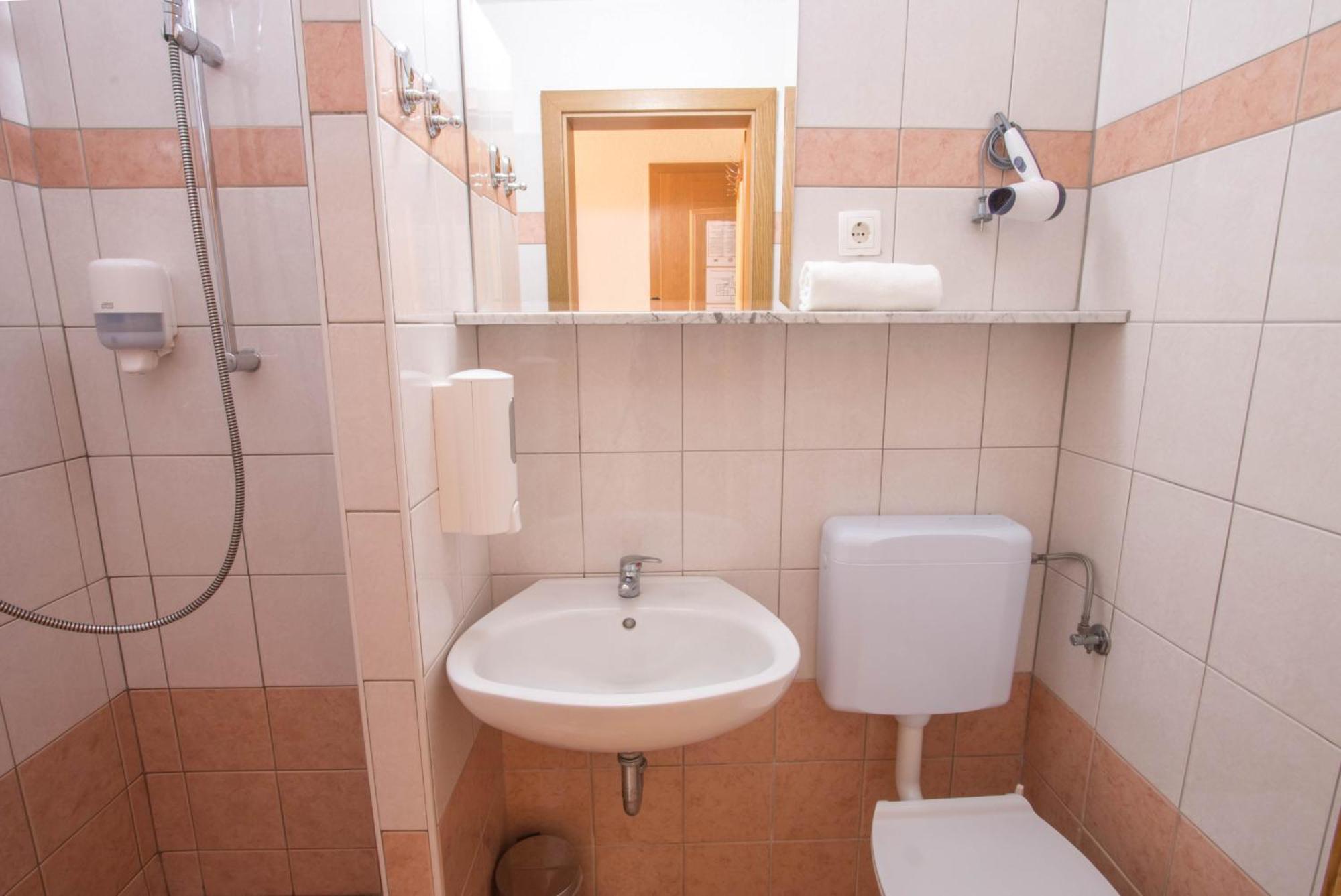 Jagodic Garni Hotel Cerklje na Gorenjskem Habitación foto